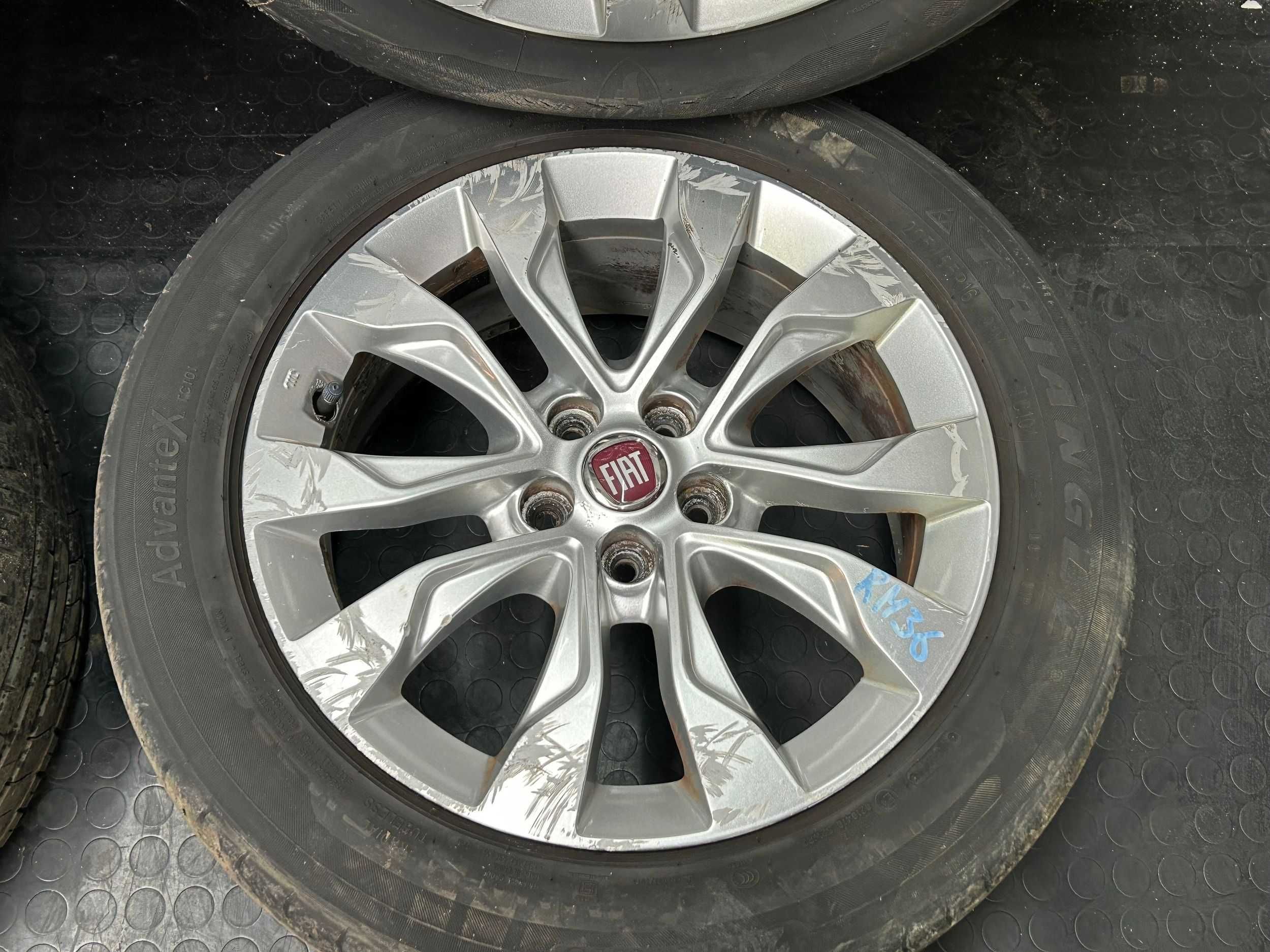 Jantes c/pneus Fiat Tipo (2017) (Furação: 5x98)