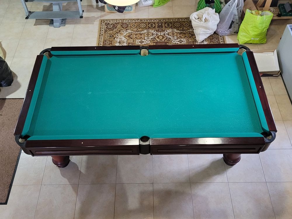 Mesa snooker clássica em muito bom estado.