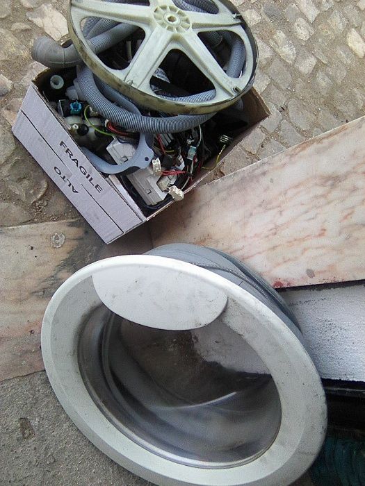 Maquina lavar Indesit W600   peças
