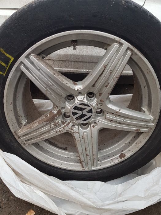 Диски R17 Volkswagen Jetta з шинами MICHELIN 225/50 R17