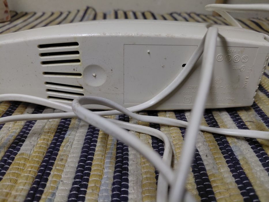 Faca elétrica em bom estado geral a funcionar