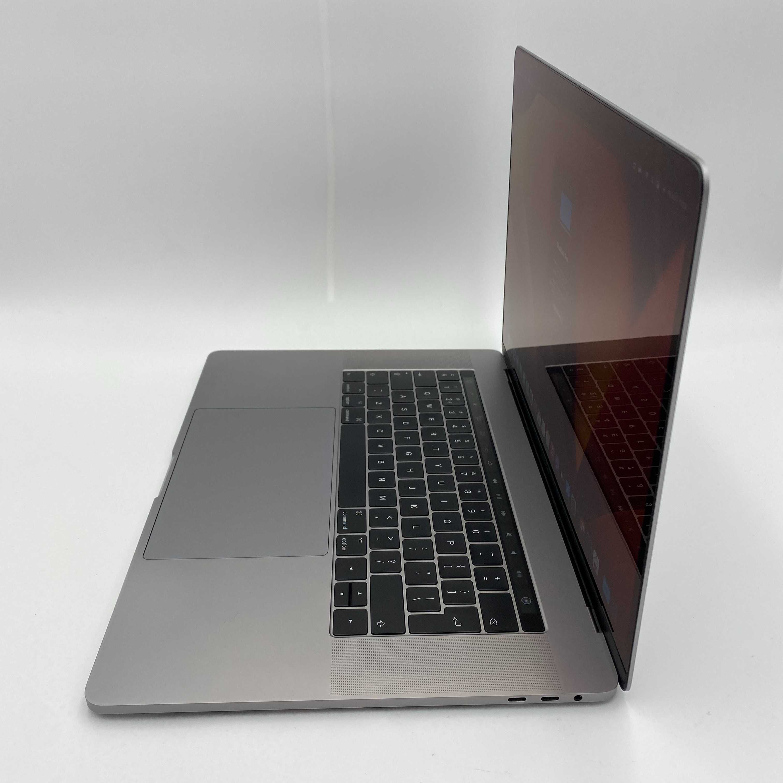 Laptop Apple MacBook Pro 15 A1707 i7-7700HQ 2017 16GB 256GB Gwarancja