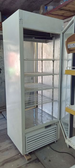 Шафа холодильна Cold, Польща. Наскрізна, статика.