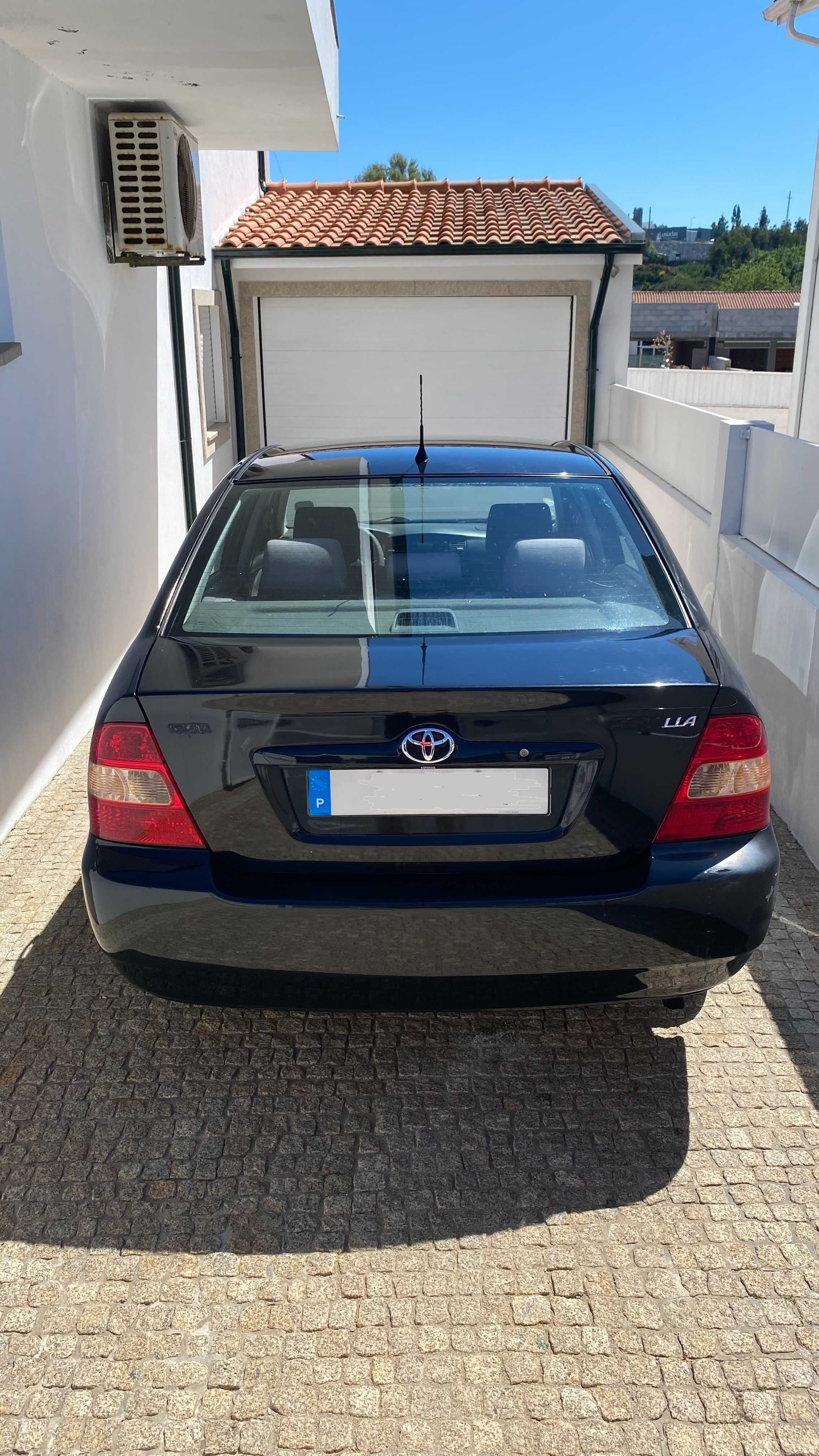 Toyota Corolla em bom estado