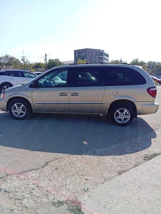 CHRYSLER TOWN COUNTRY. 2002 г.3.3 бензин + газ (BRC).