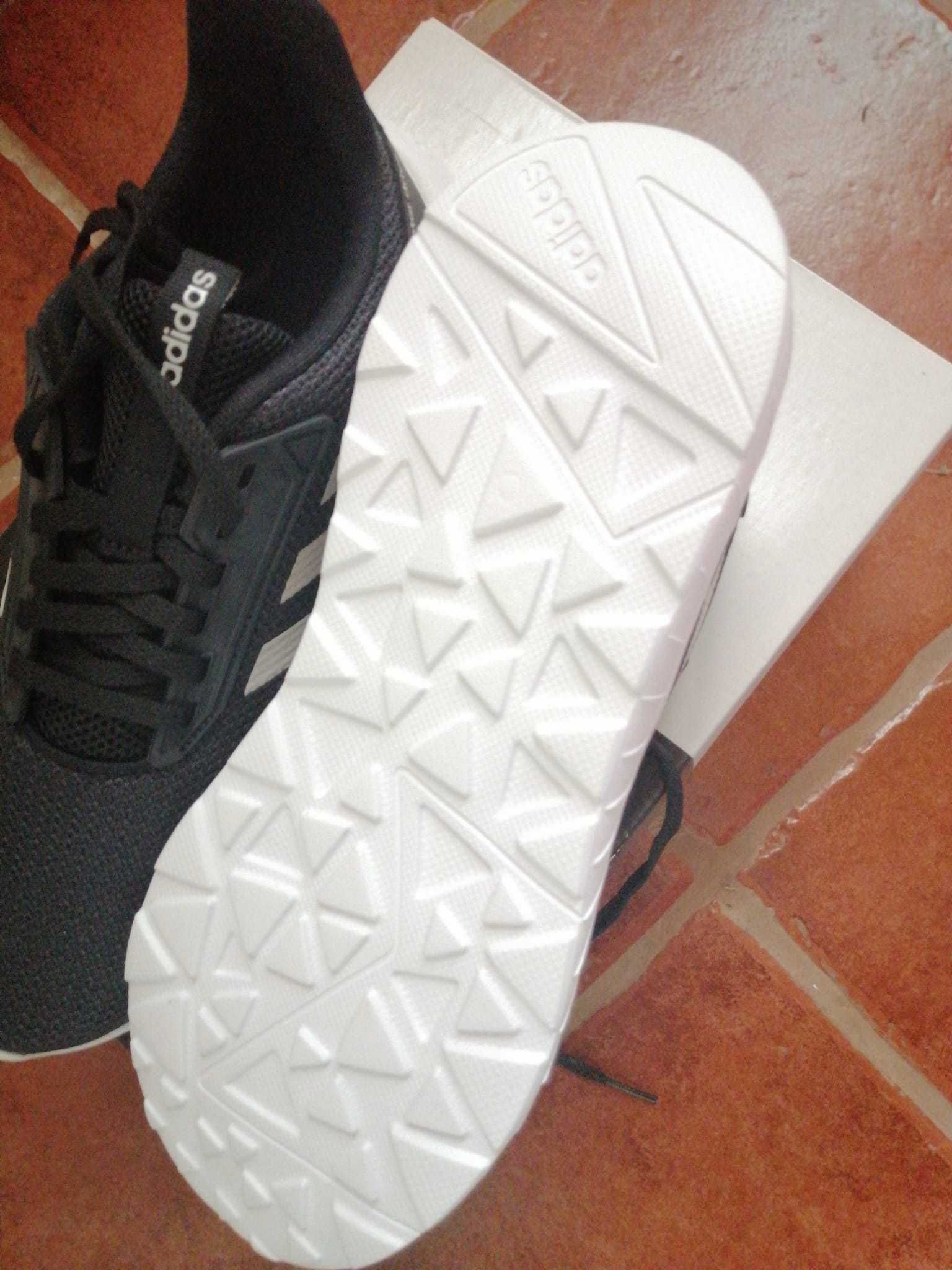 Ténis Adidas tam 38 NOVOS