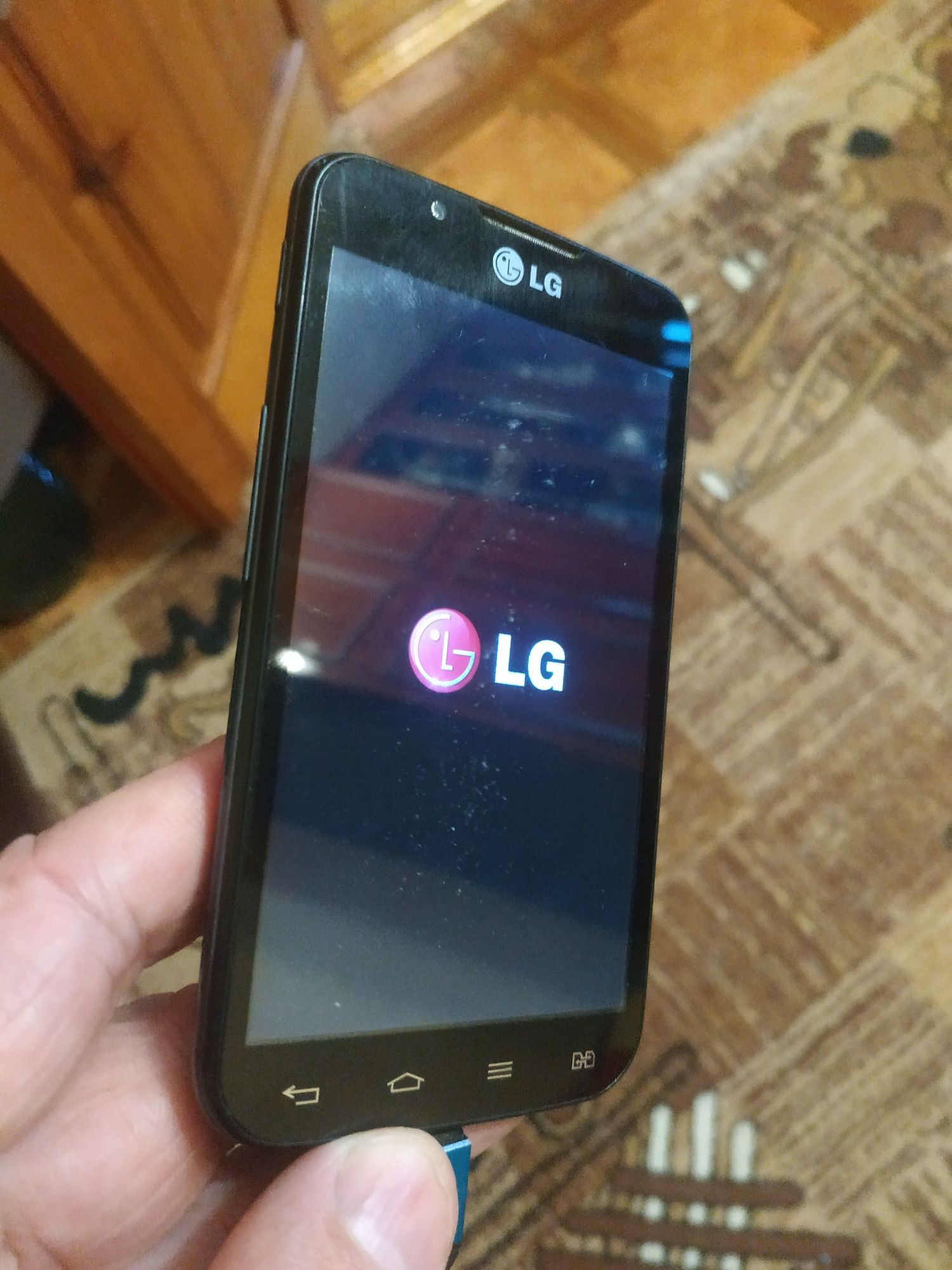 Мобильный телефон LG Optimus L7 II P715 Dual