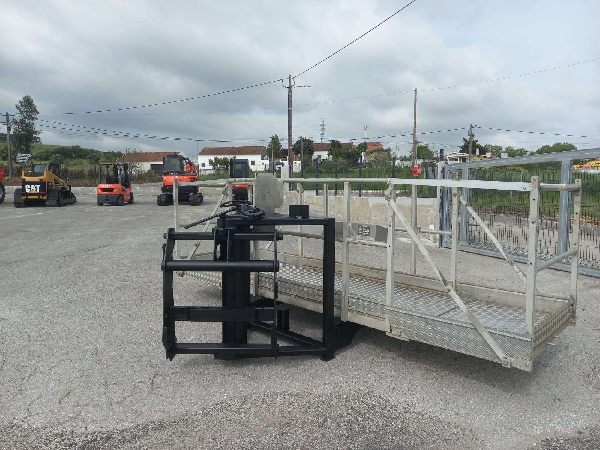 Cesta Manitou / Bobcat