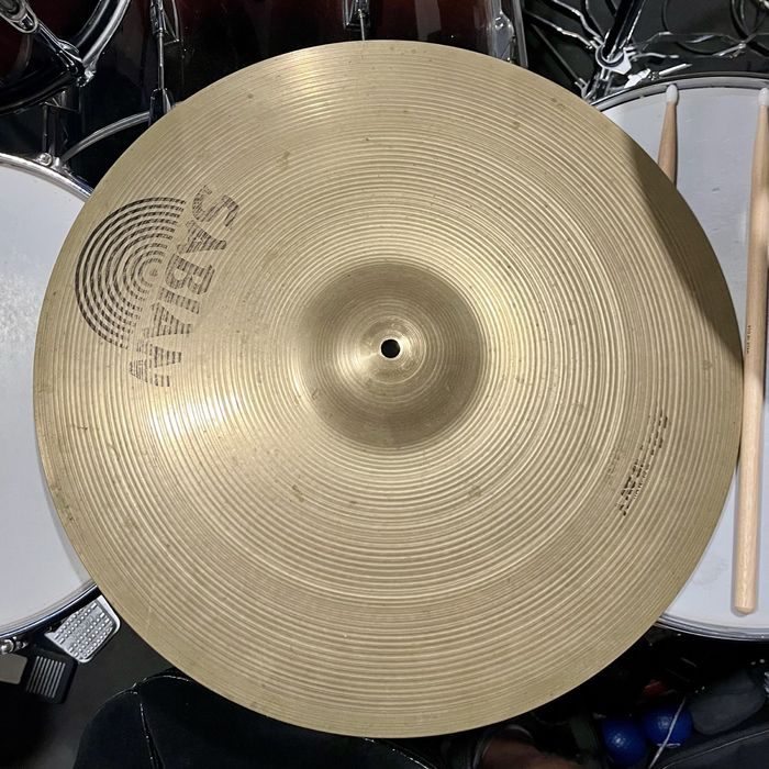Pratos Ride Sabian AA Heavy Ride 22”