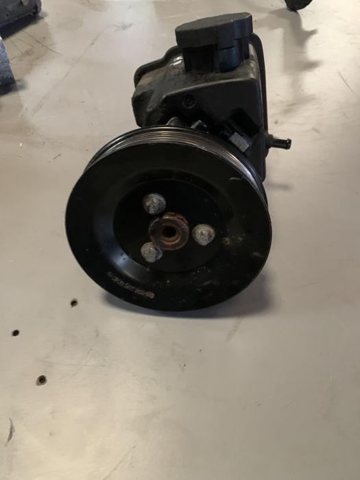 Bomba de direção Mercedes Sprinter W906