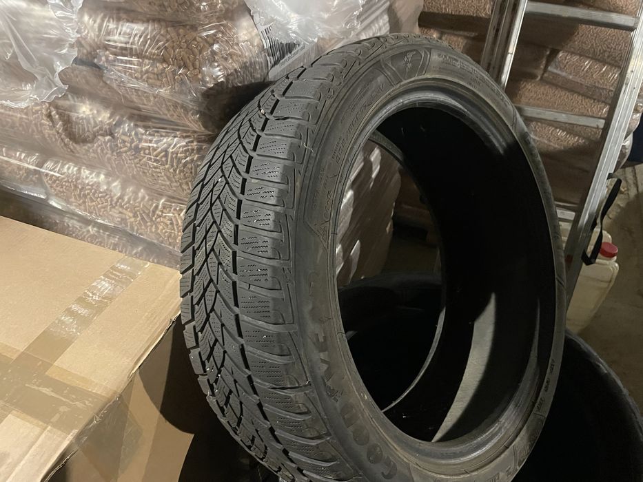 Sprzedam opony zimowe goodyear 205 50 R17