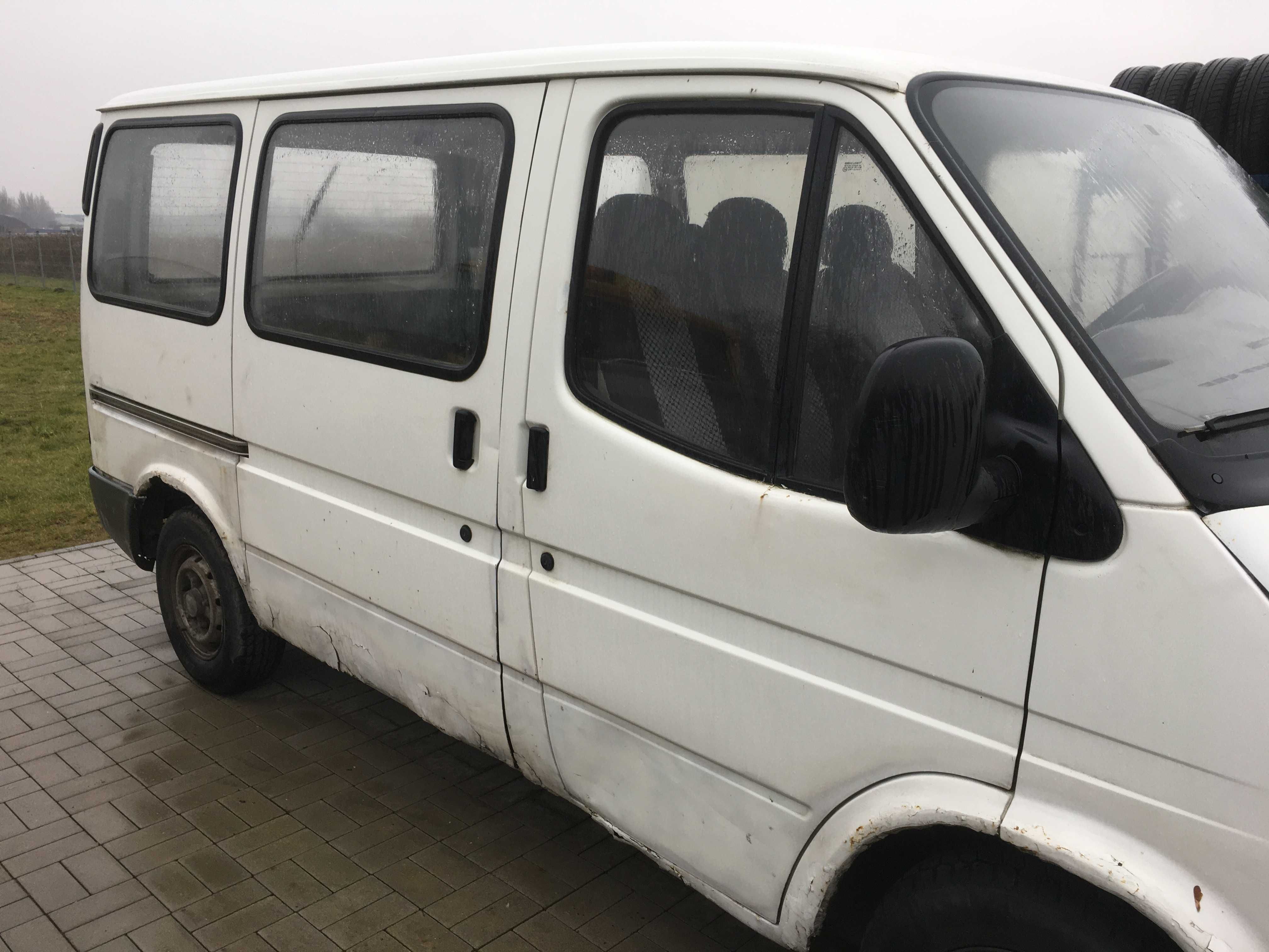 TRANSIT Ford IV na części rok 1996 2.5 D