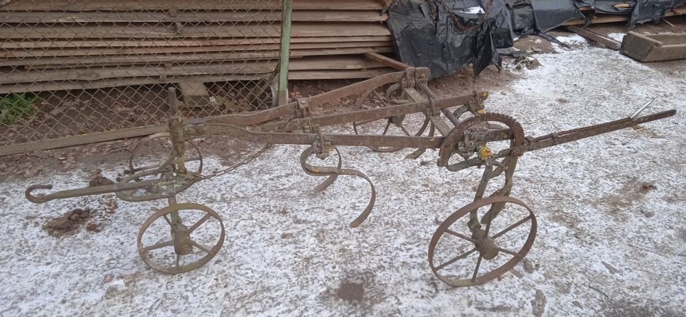 Продам кінний культиватор на колесах