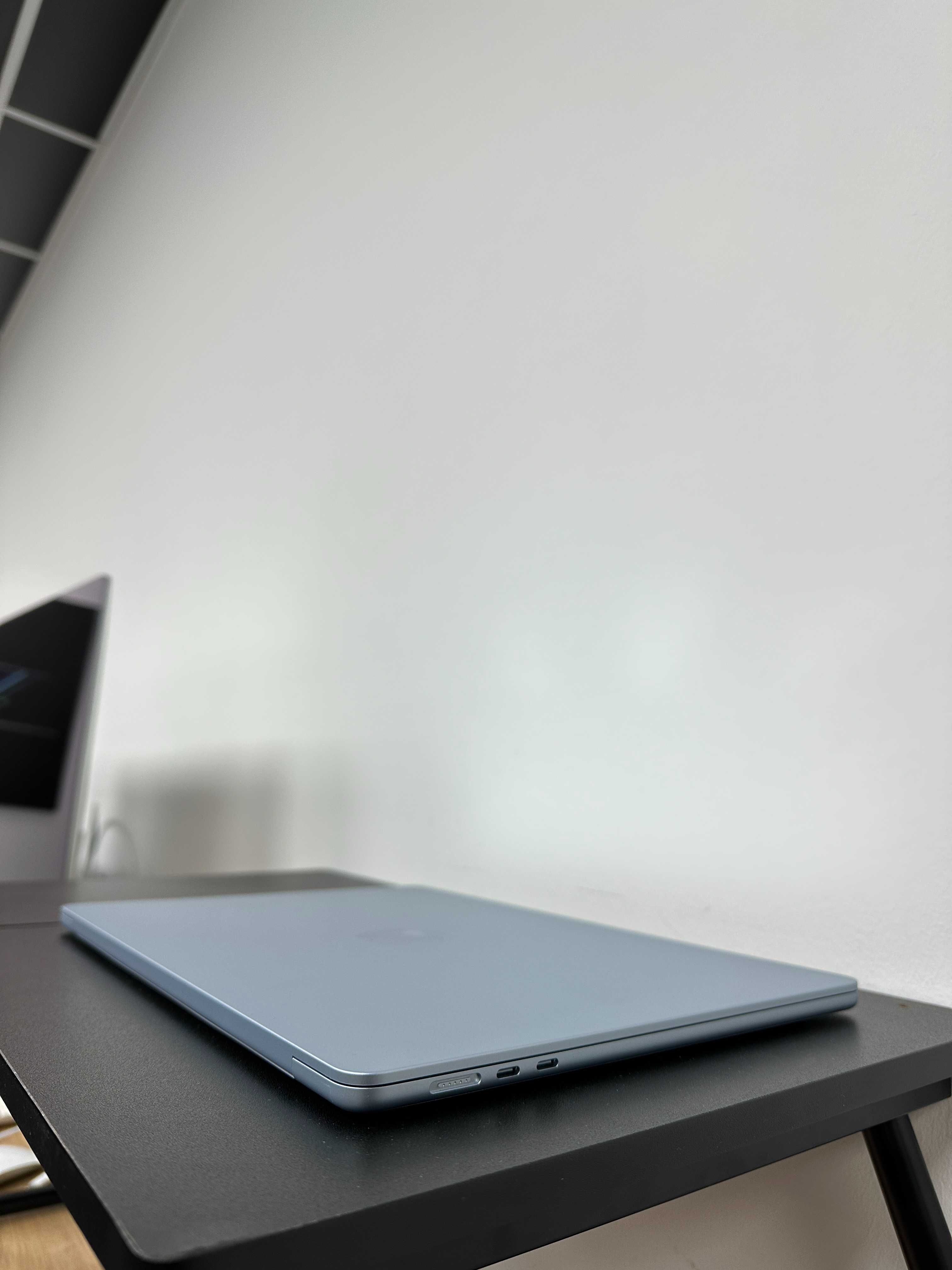 MacBook Air 15 2025 (M4 / 16gb/512 SSD)