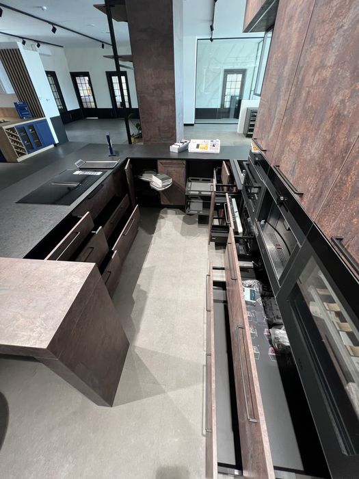 Meble kuchenne z ekspozycji -plyta laminowana .Efekt wizualny WOW.