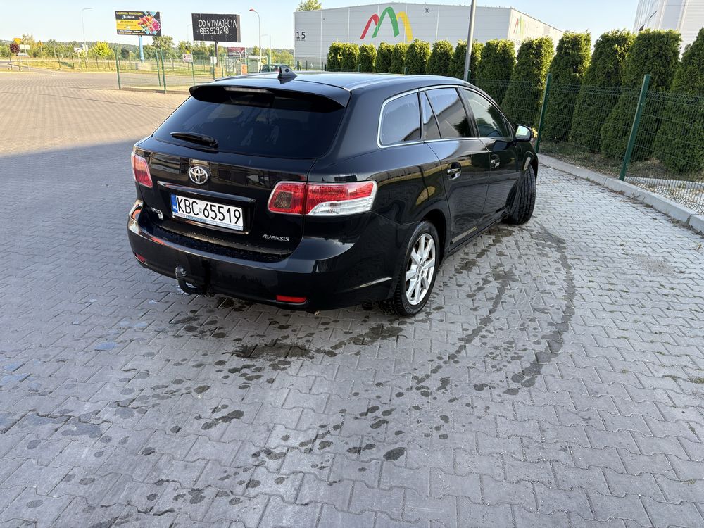 Toyota Avensis t 27 2010 rok