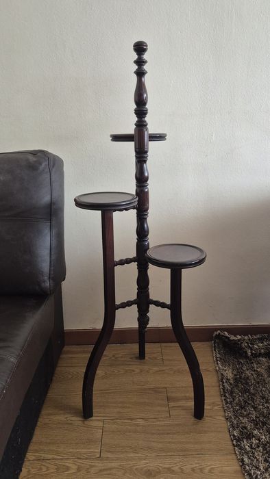 Vários artigos, movel de sala, candeeiro, floreira Vários andares