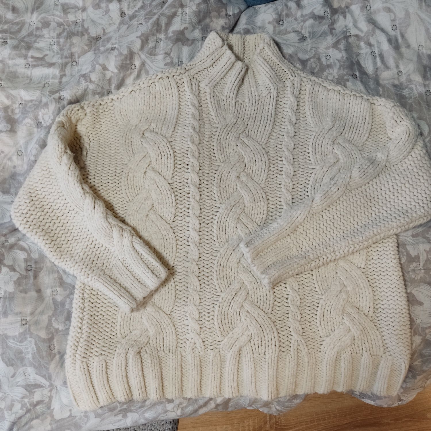 Sweter z golfem oversize damski