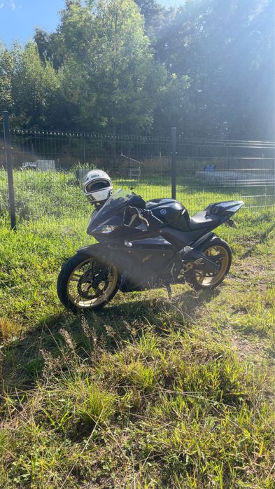 Yamaha yzf-r125.