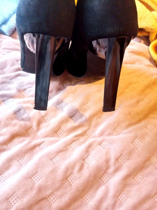 Zamszowe kozaki na obcasie. Casu, r. 37