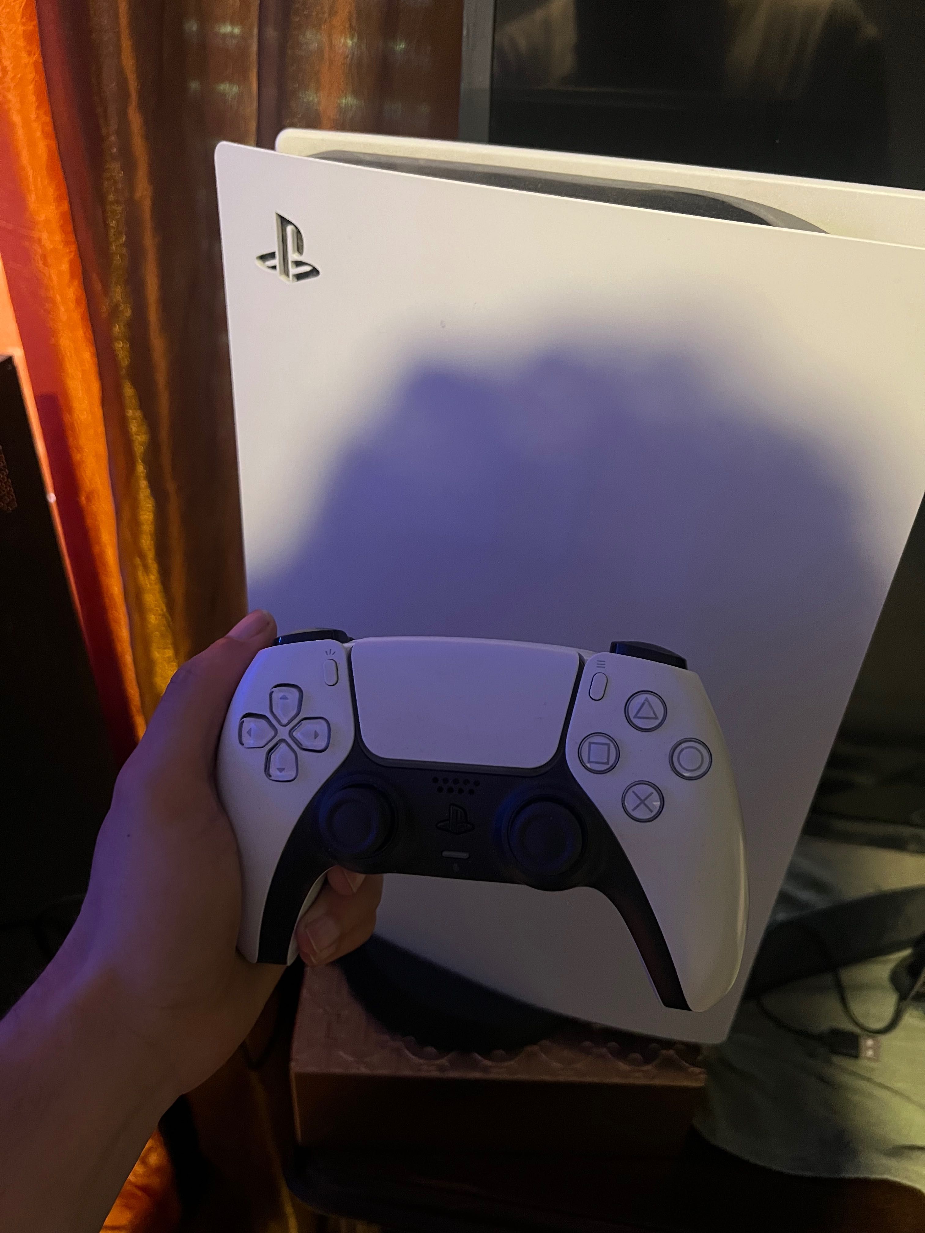 Ps5 com leitor CD, com comando e as caixas