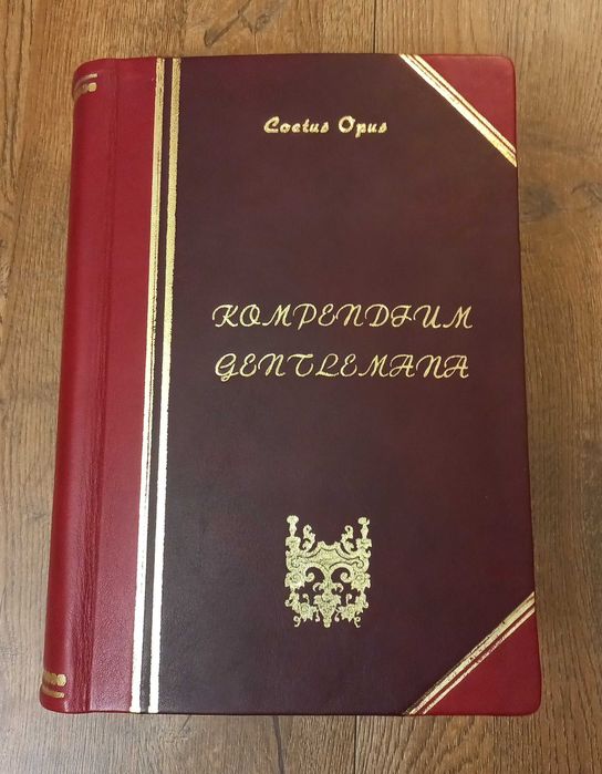 Książka "Kompendium Gentalmana" na whisky, w skórzanej okładce