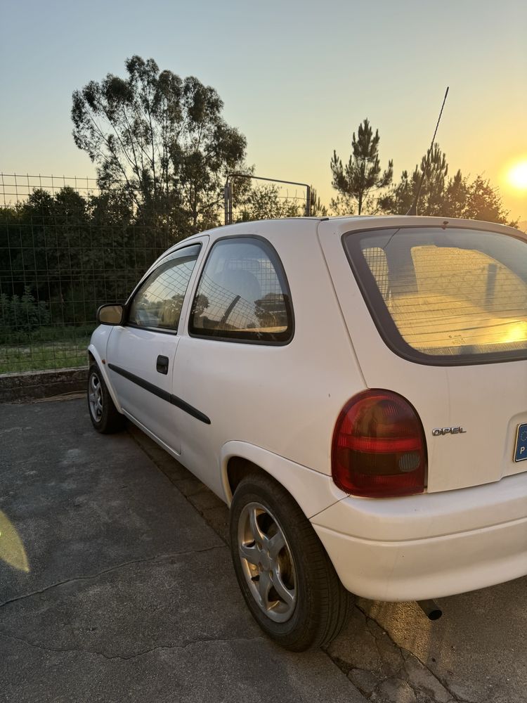 Opel corsa B 1.7 (vendo ou troco)