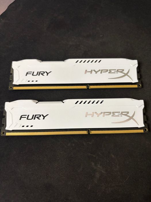 Memórias RAM HyperX Fury White 8Gb 1866 MHz DDR3 CL10 DIMM