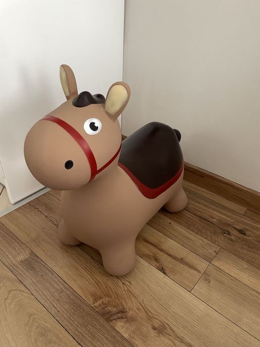 Konik skoczek dmuchany