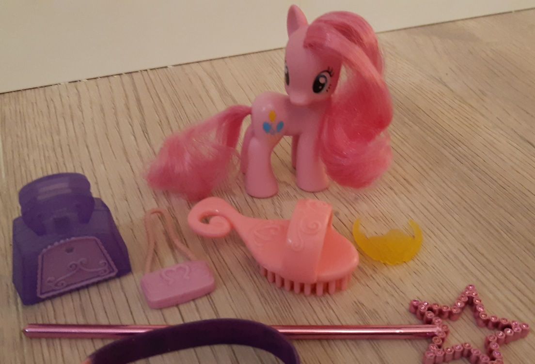 Kucyk My Little Pony Pinkie Pie z akcesoriami