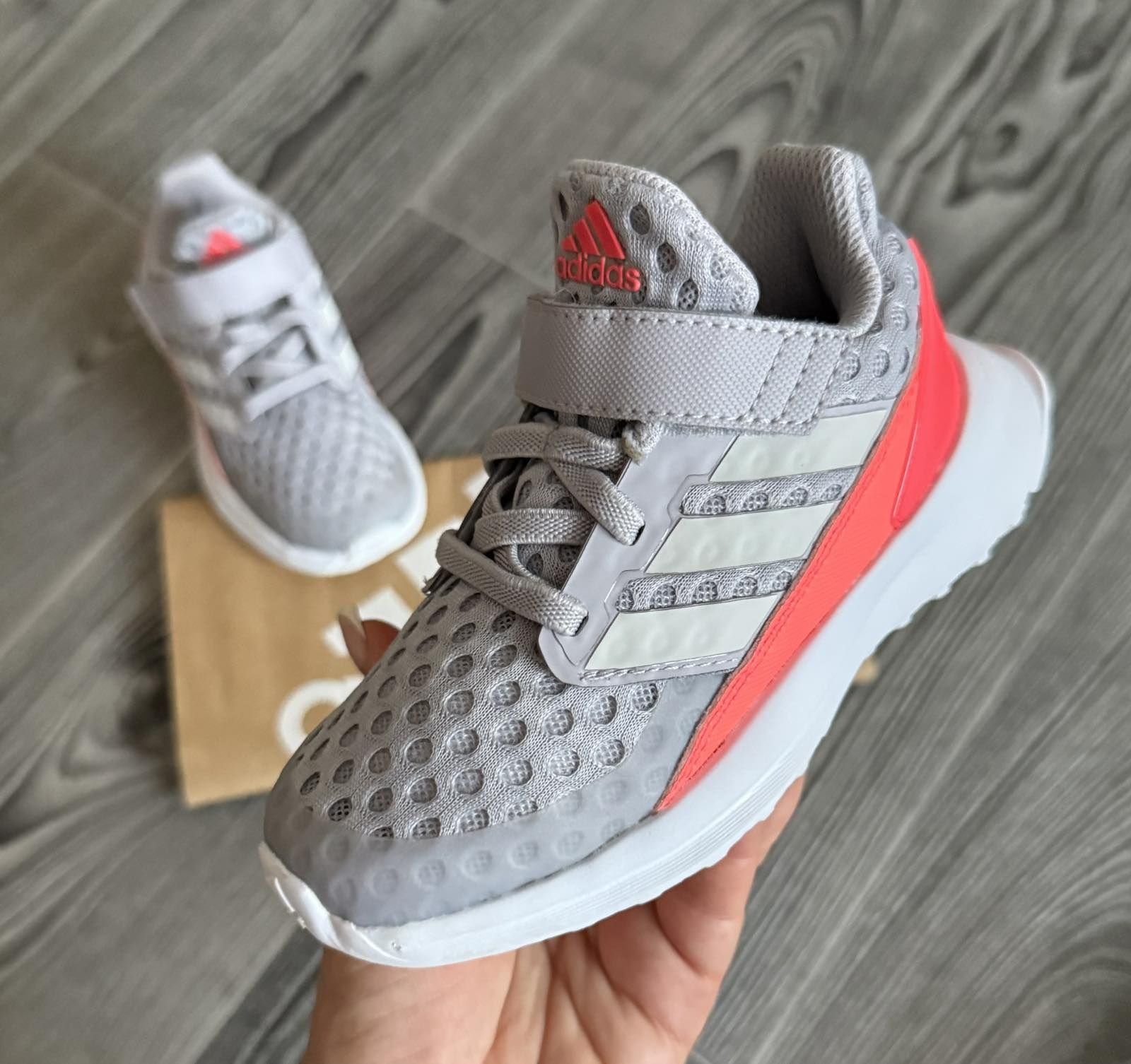 Кроссовки Adidas (оригинал). Размер 25.