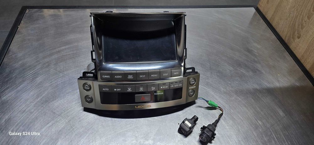 Лексус лх570 лк200  Штатні камери.