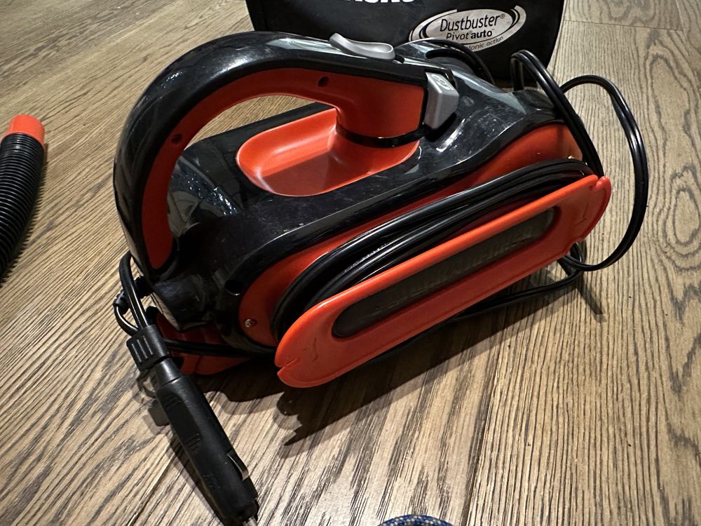 Автомобільний пилосос Black&decker Pivot PAV1205 Dustbuster