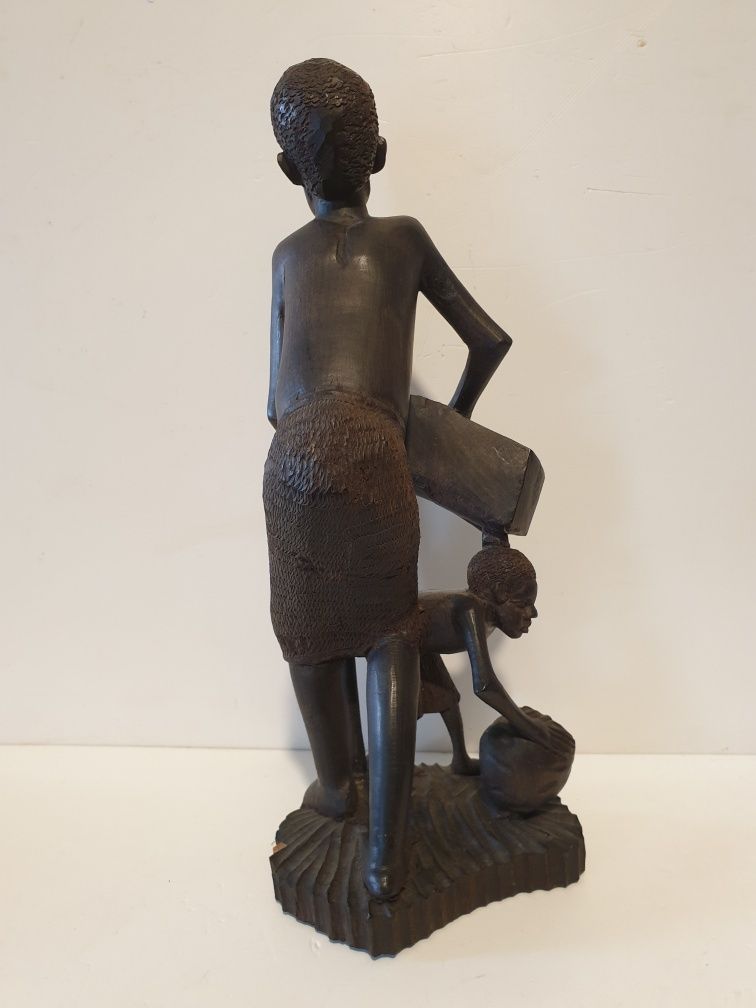 Antiga escultura africana em madeira exótica