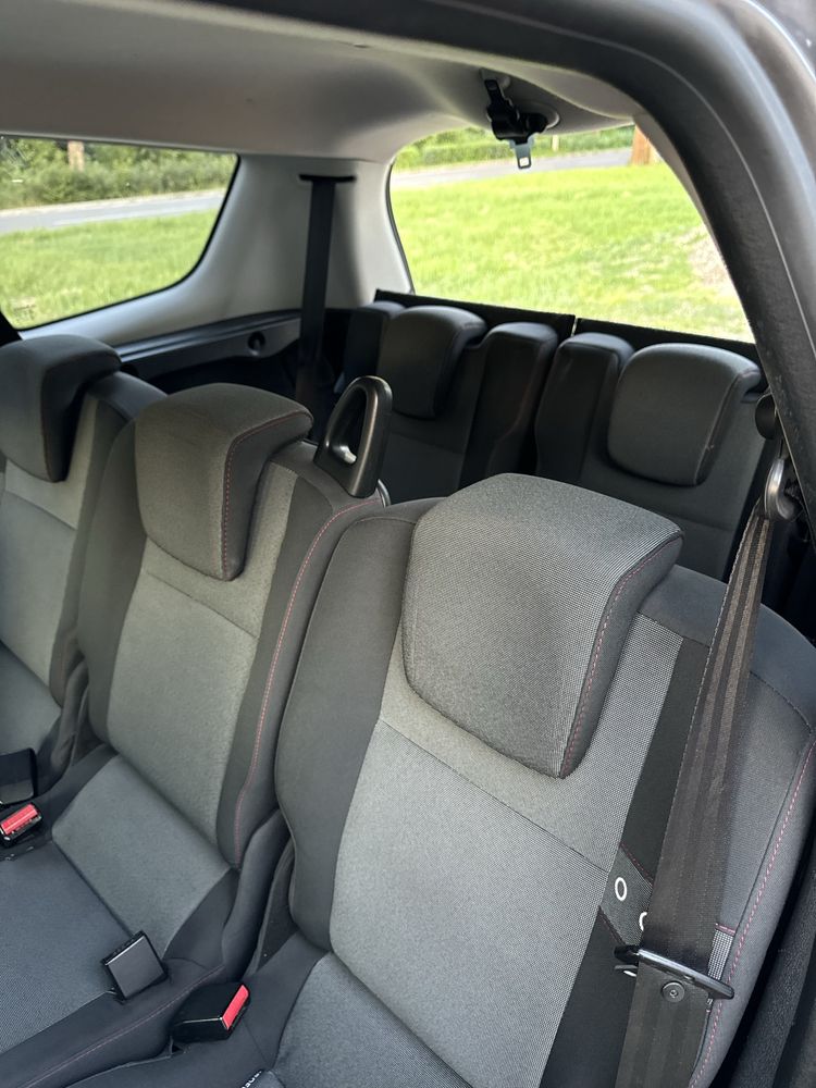 Renault Grand Scenic 2012 року, 1.5 дизель.