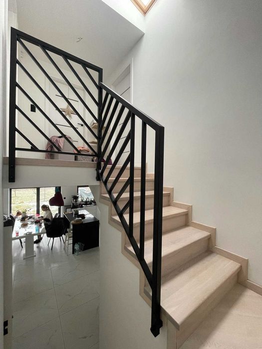 balustrada schodowa czarna, barierka stalowa, loft,