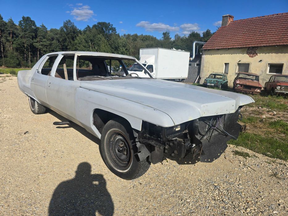 Cadillac fleetwood brougham