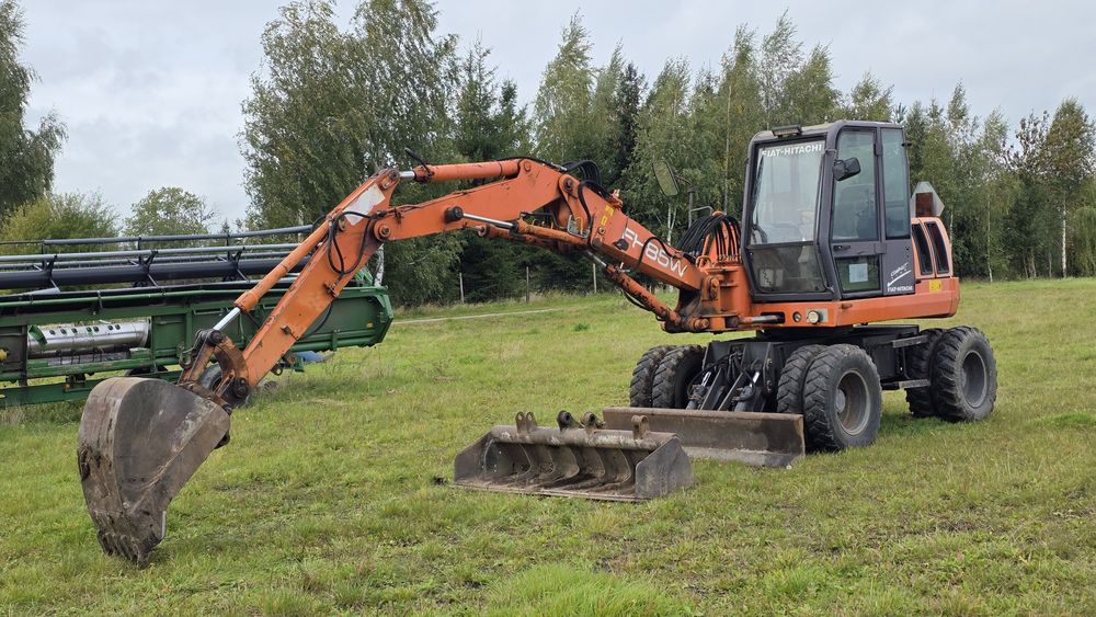 Koparka kołowa Hitachi FH85W Compact line, Koparka 9 t