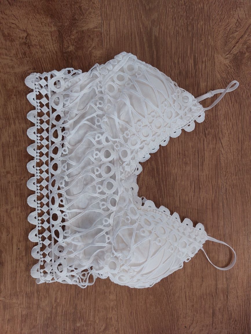 Nowy koronkowy crop top biały bralet