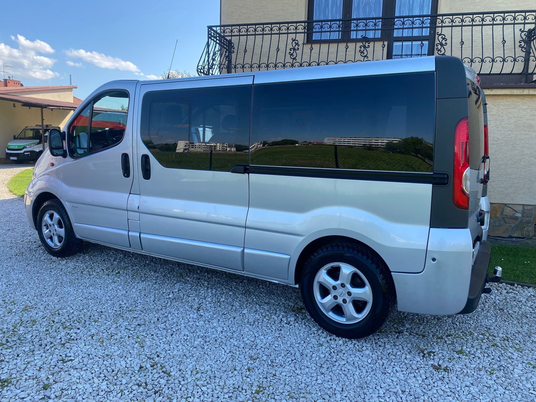 Opel Vivaro Max długi 9-osobowy 2x Dzwi Nawiewy, Niski przebieg