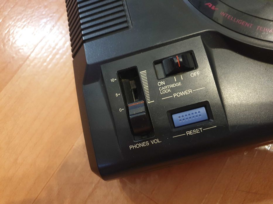 Ігрова приставка Sega Mega Drive з аудіочіпом Yamaha ревізія VA5