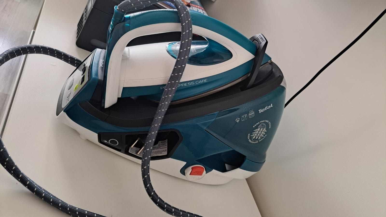 Generator pary TEFAL PRO EXPRESS CARE GV9070