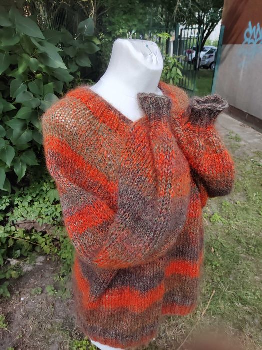 Sweterek damski ręcznie zrobiony