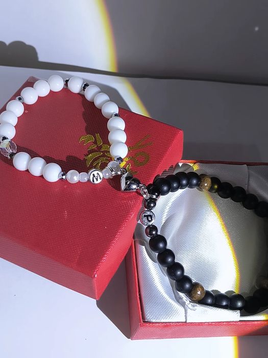 Zestaw bransoletek dla pary z Waszymi inicjałami