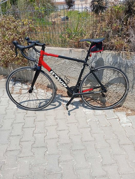 Bicicleta de estrada de gama média