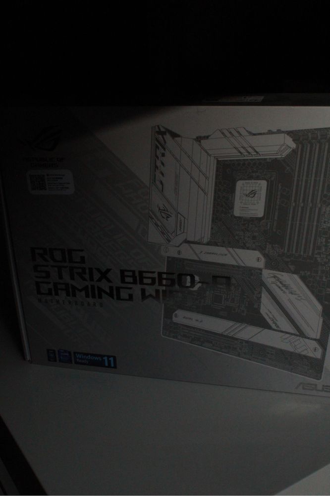 Strix b660-a gaming wifi motherboard nova!!