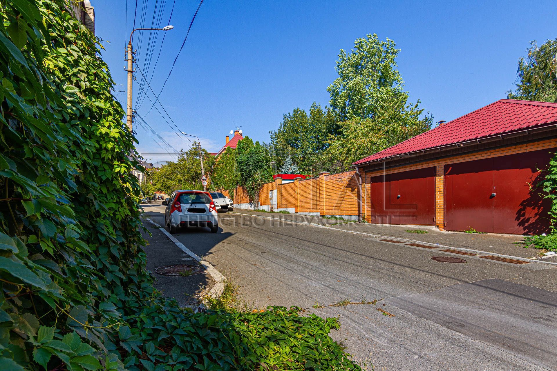 Центр міста,Печерск,Ексклюзивний будинок 565 метрів,14 соток (акт є).
