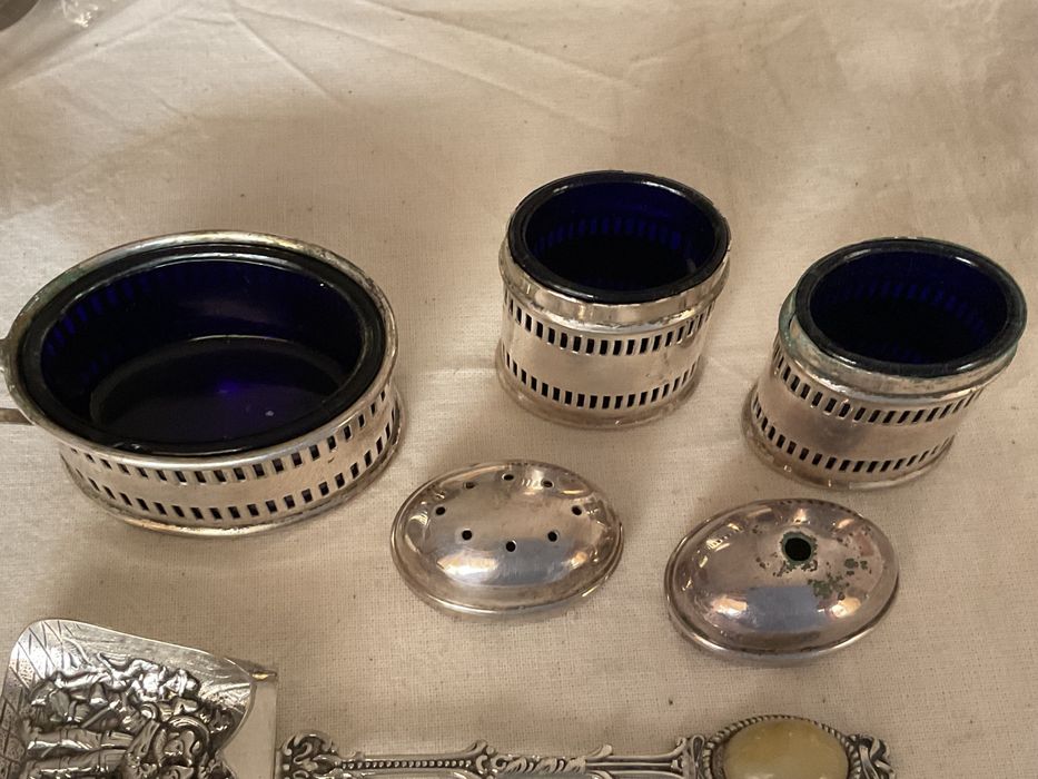 Lote de saleiro, pimenteiro e mostardeira mais oferta em casquinha