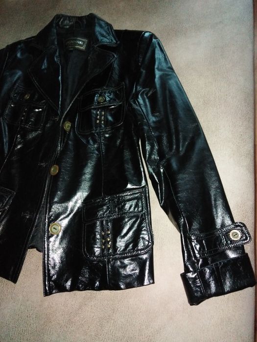 Піджак, кожа лак.