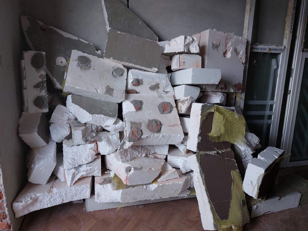 Вивезти будівельне сміття мотлох гілки старі меблі Троєщина Лісовий